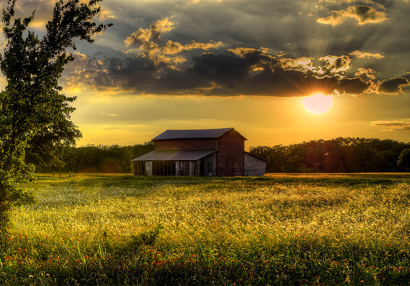 Texas Barn with Sunburst